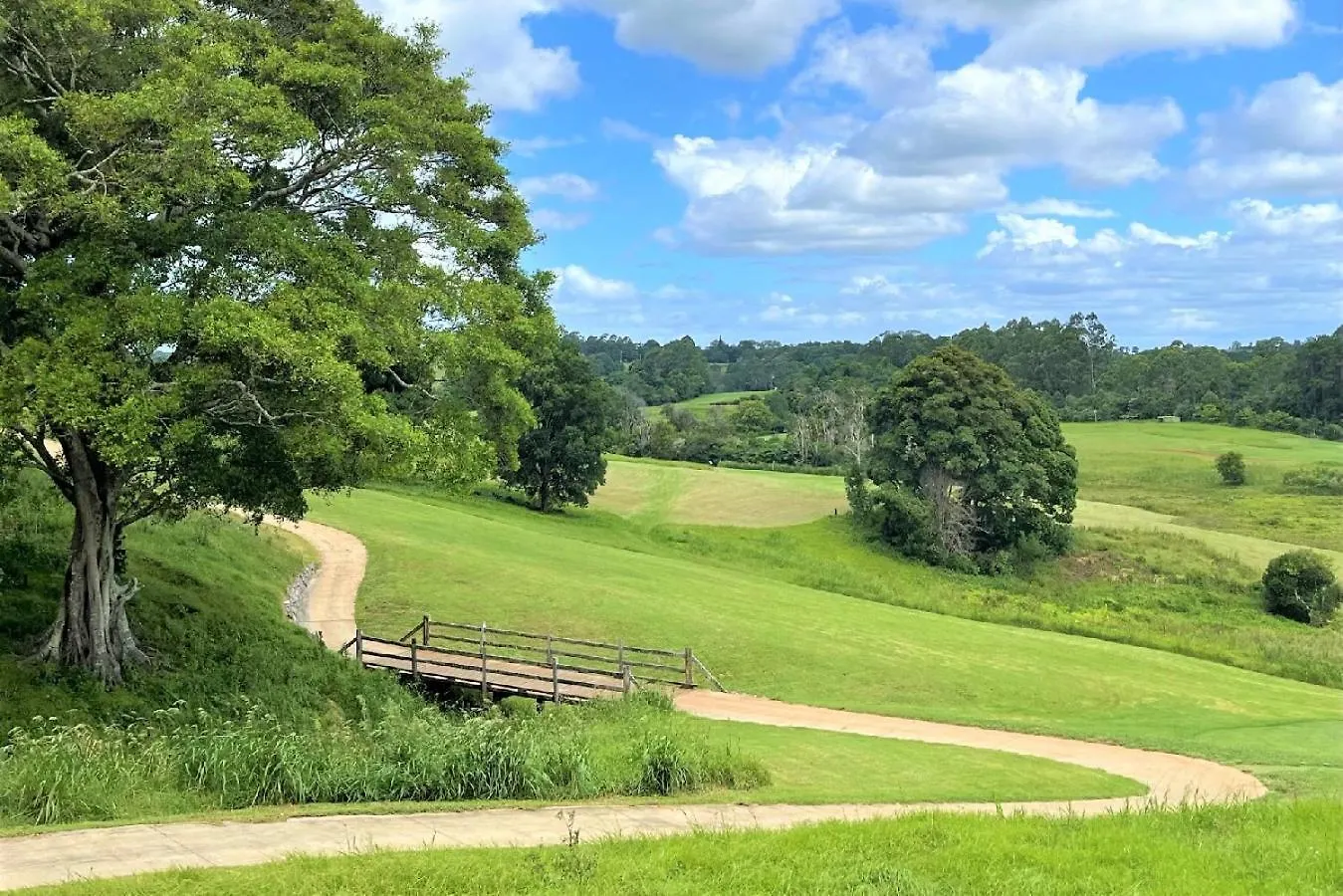 The Breezy Maple - Hinterland And Range Views In Mapleton Villa