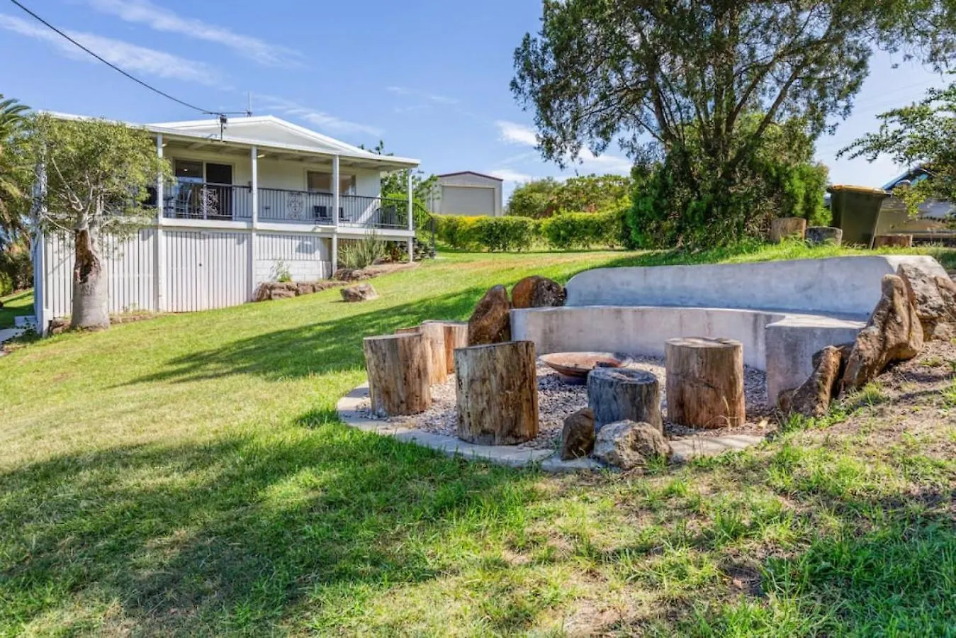 The Breezy Maple - Hinterland And Range Views In Mapleton Villa